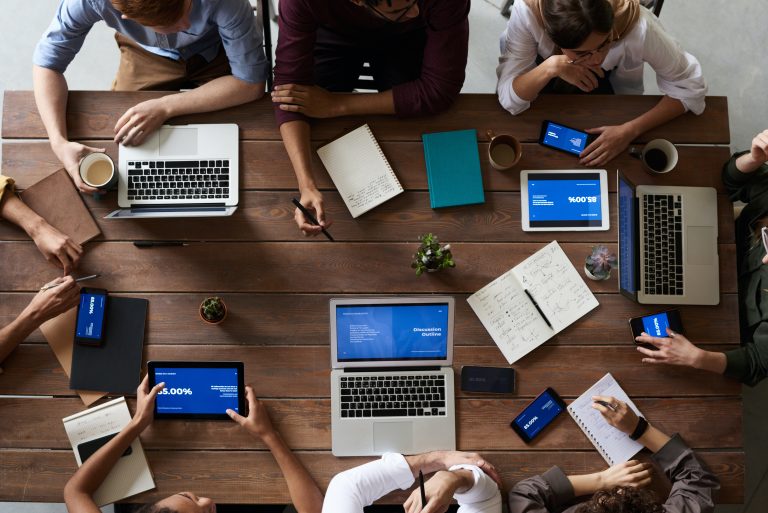 L’agence de communication et de marketing Bleu Vif est là pour vous aider à aller plus loin